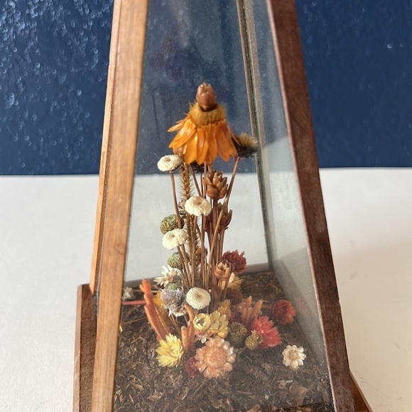 Vintage Floral decorative glass display - Picture 9 of 9